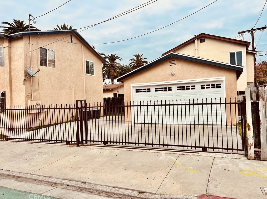 356 81st St, Los Angeles CA  90003-2609 exterior