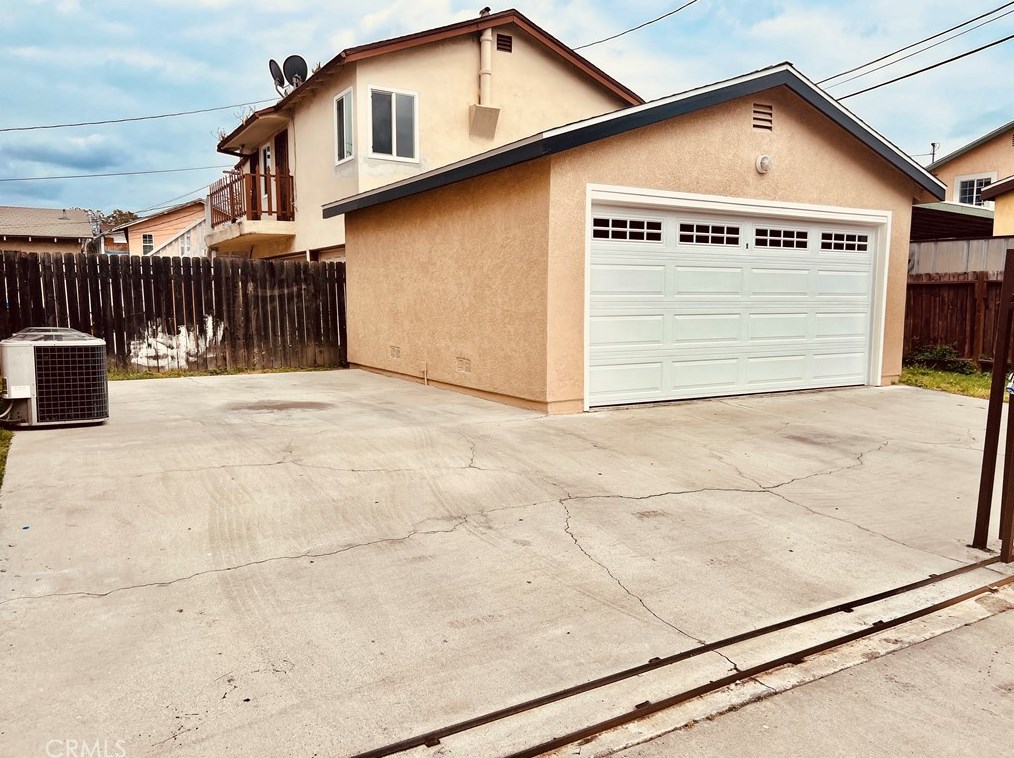 356 81st St, Los Angeles CA  90003-2609 exterior