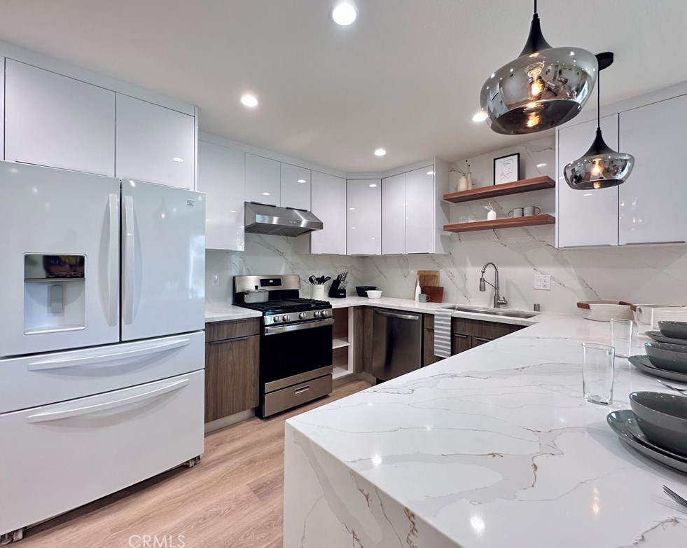 8892 Gleneagles Cir, Westminster CA  92683-6829 exterior