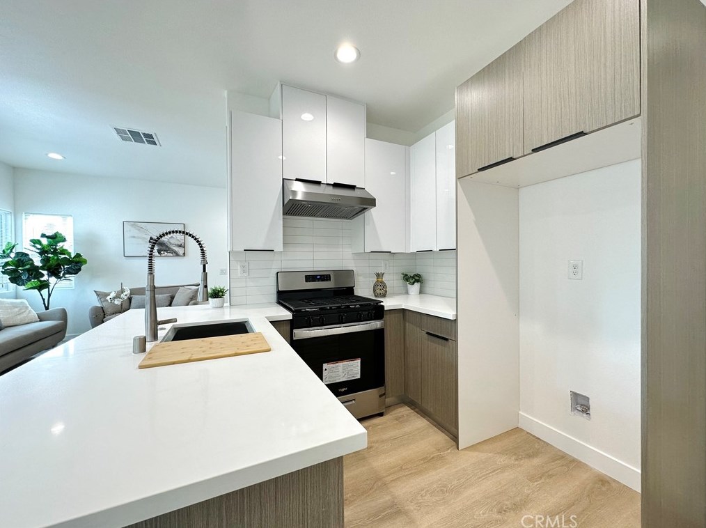 8892 Gleneagles Cir, Westminster CA  92683-6829 exterior