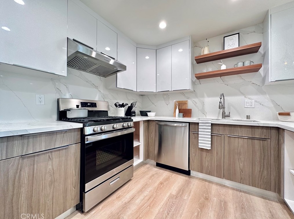 8892 Gleneagles Cir, Westminster CA  92683-6829 exterior