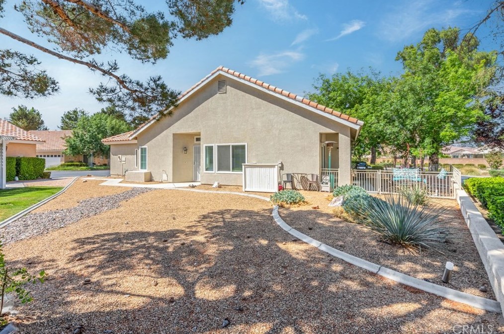 11690 Oak St, Apple Valley CA  92308-4959 exterior