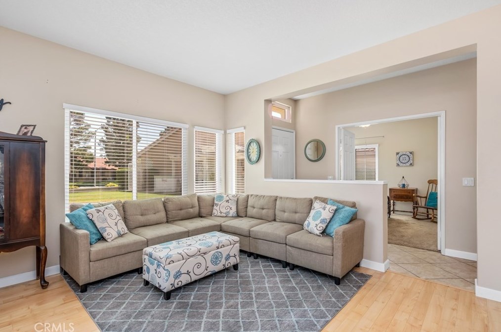 11690 Oak St, Apple Valley CA  92308-4959 exterior