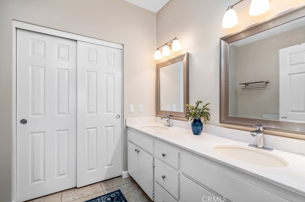 11690 Oak St, Apple Valley CA  92308-4959 exterior