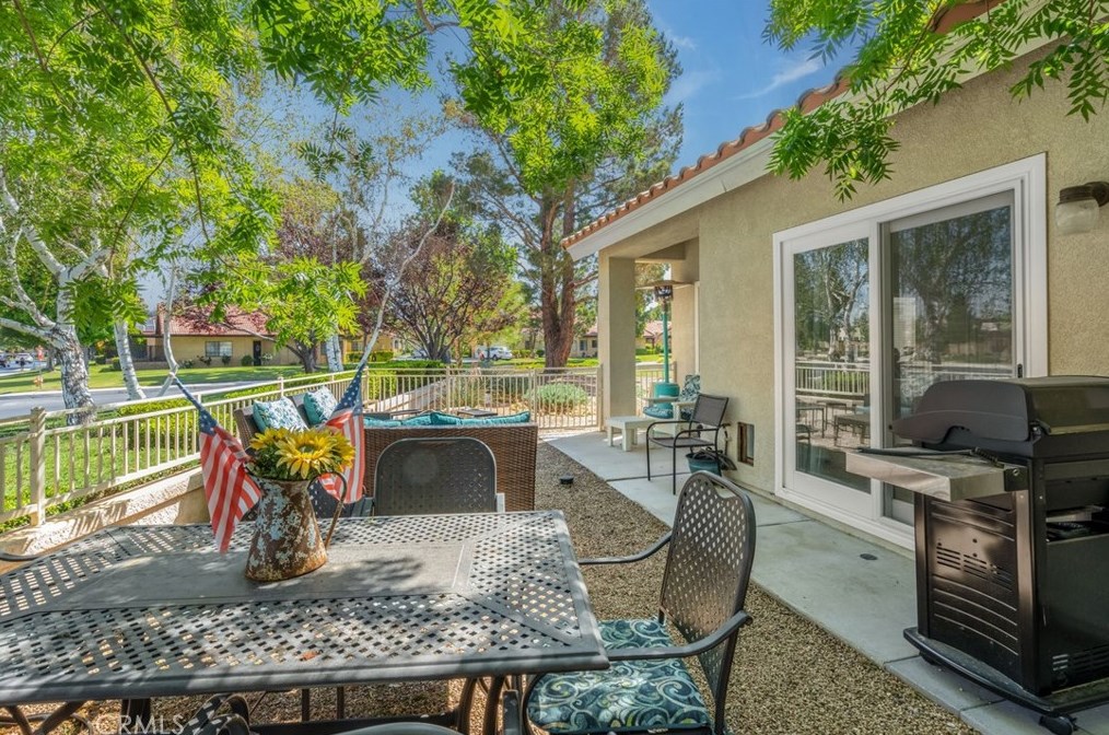 11690 Oak St, Apple Valley CA  92308-4959 exterior