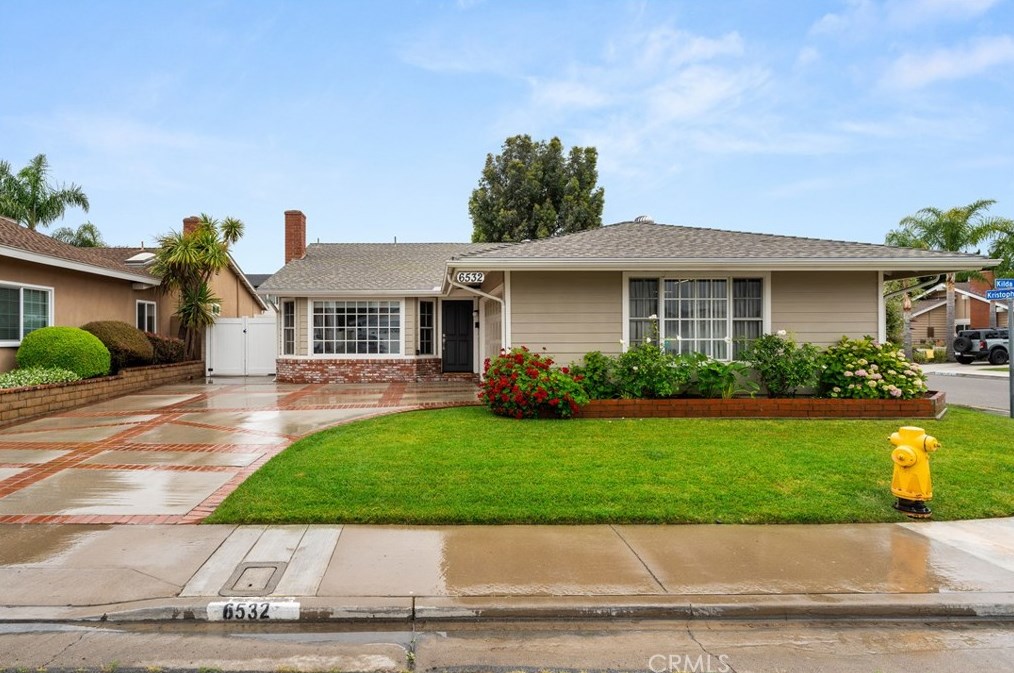 6532 Kilda Cir, Huntington Beach CA  92647-5625 exterior