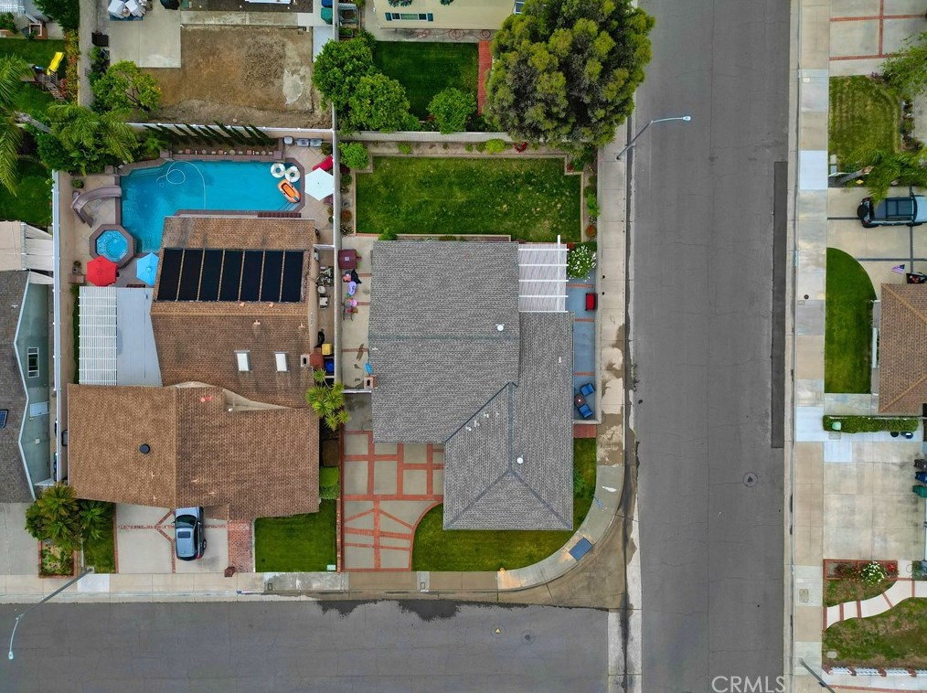 6532 Kilda Cir, Huntington Beach CA  92647-5625 exterior