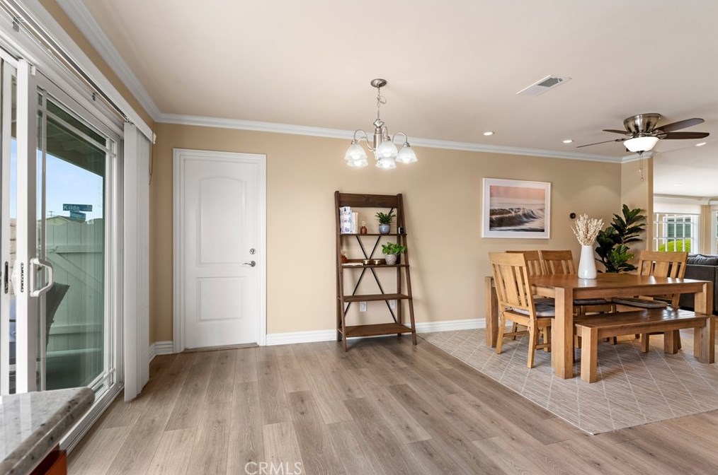 6532 Kilda Cir, Huntington Beach CA  92647-5625 exterior