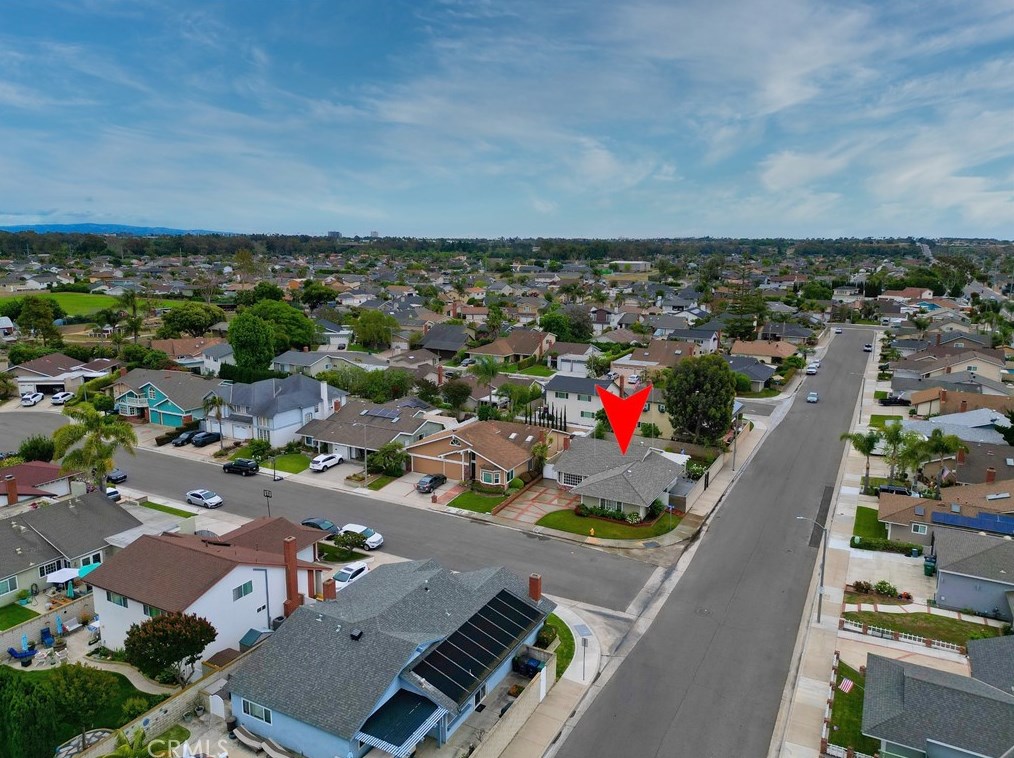 6532 Kilda Cir, Huntington Beach CA  92647-5625 exterior