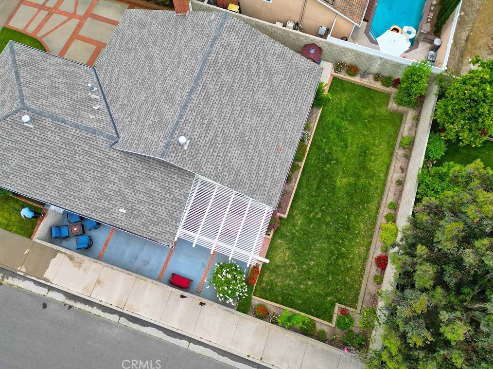 6532 Kilda Cir, Huntington Beach CA  92647-5625 exterior