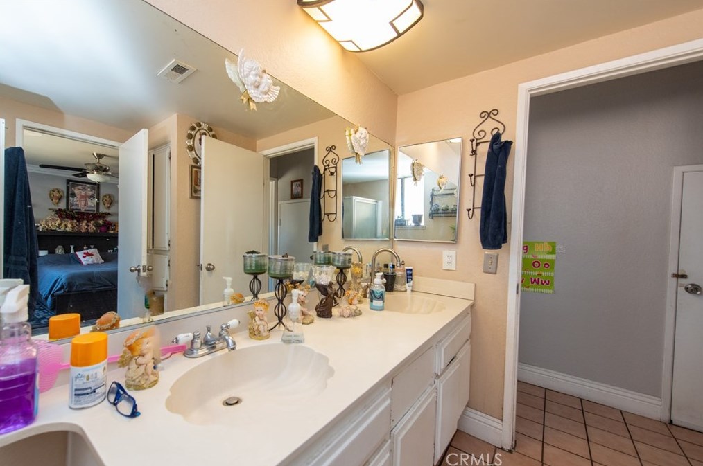 17730 Mesa Rd, Fontana CA  92336-2353 exterior