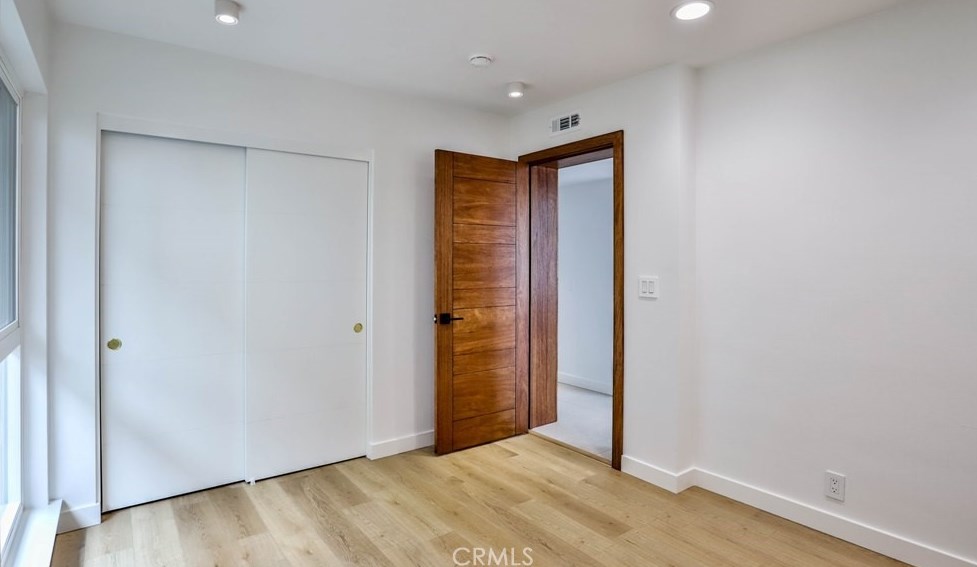 17052 Edgewater Ln, Huntington Beach CA  92649-4208 exterior