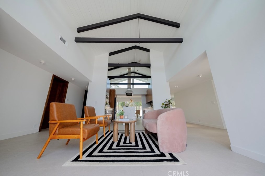 17052 Edgewater Ln, Huntington Beach CA  92649-4208 exterior