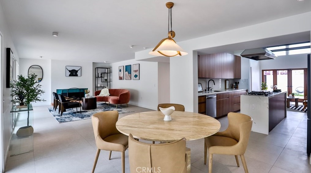 17052 Edgewater Ln, Huntington Beach CA  92649-4208 exterior