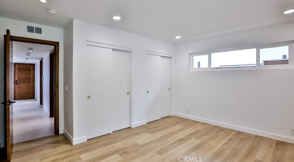 17052 Edgewater Ln, Huntington Beach CA  92649-4208 exterior