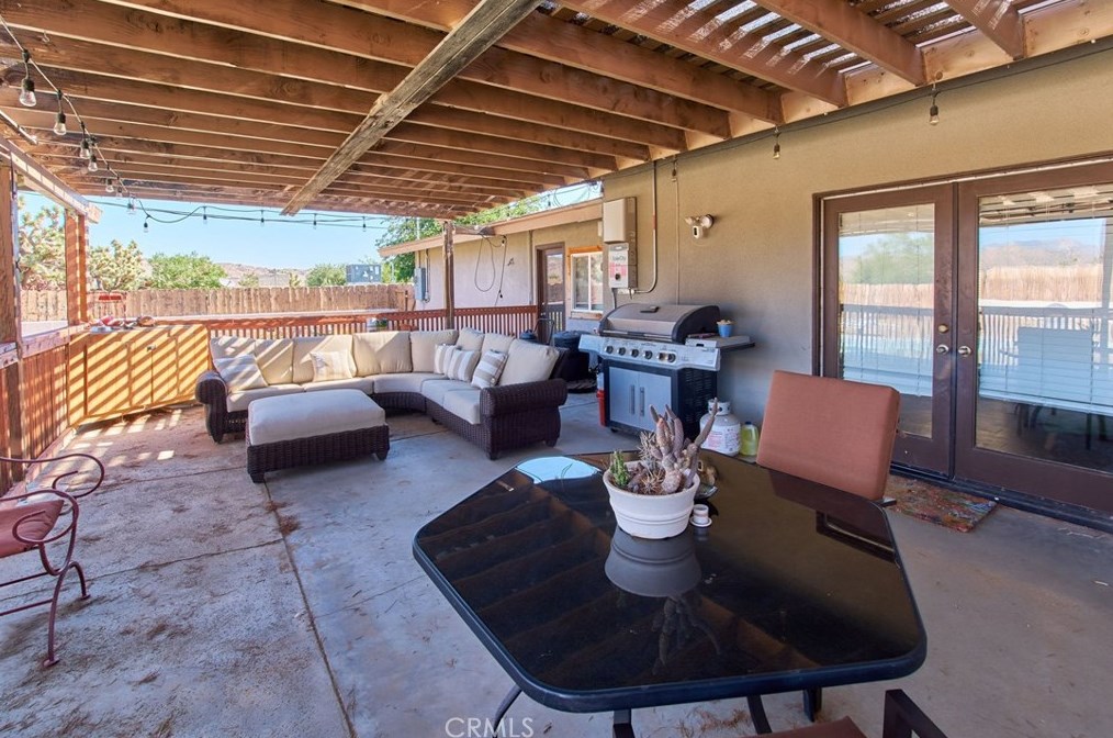 7870 Palm Ave, Yucca Valley CA 92284-4046 exterior