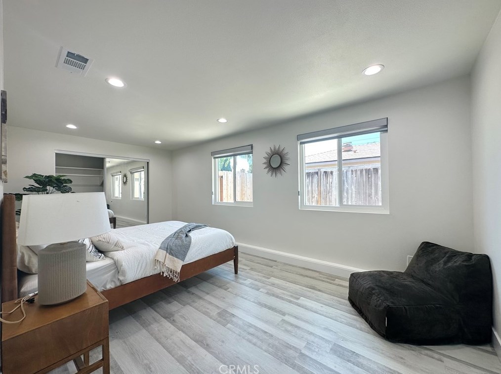 18441 Goodwin Ln, Huntington Beach CA  92646-1652 exterior