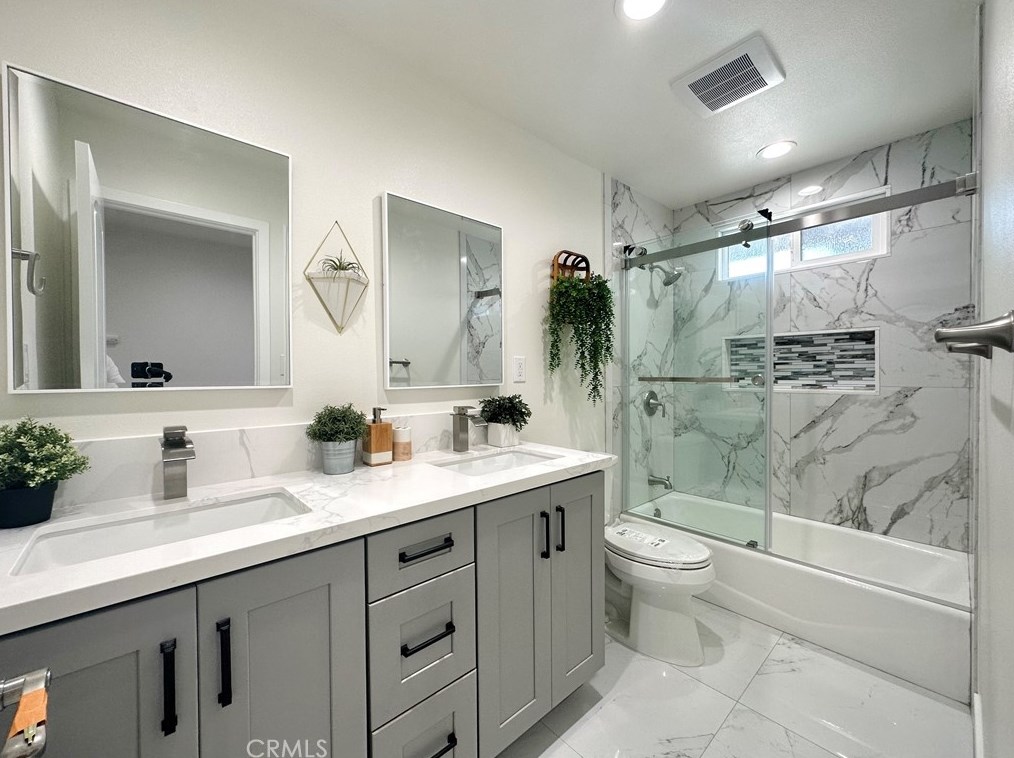 18441 Goodwin Ln, Huntington Beach CA  92646-1652 exterior