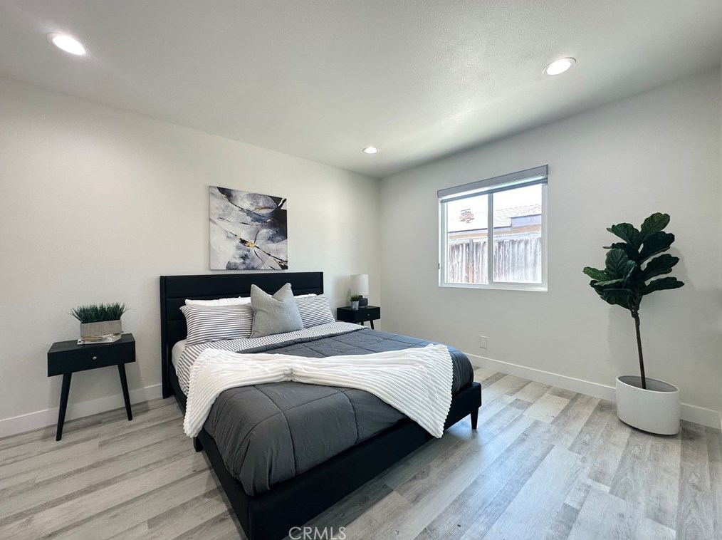 18441 Goodwin Ln, Huntington Beach CA  92646-1652 exterior