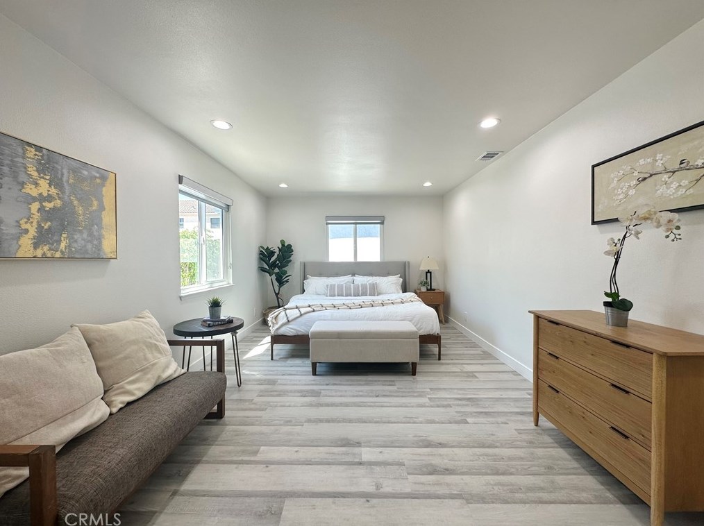 18441 Goodwin Ln, Huntington Beach CA  92646-1652 exterior
