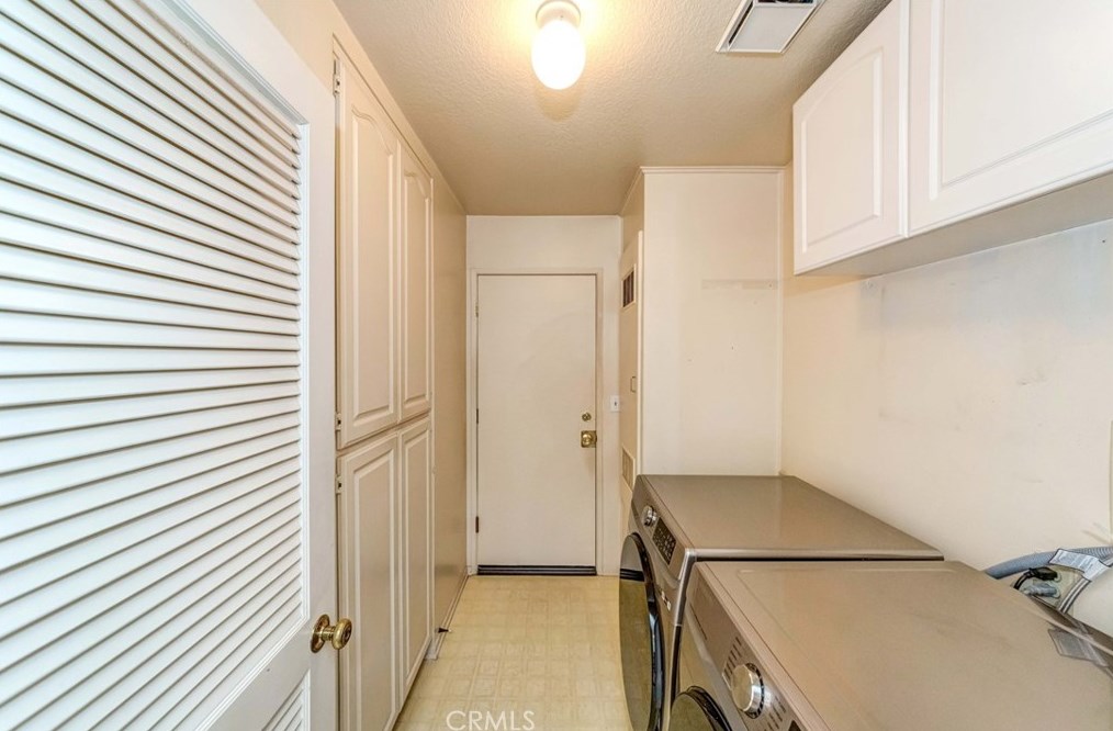 12155 Napoli Dr, Artesia CA  90703-2772 exterior