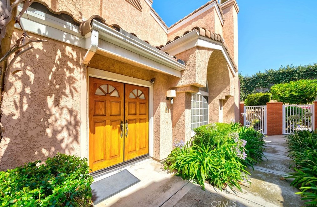 12155 Napoli Dr, Artesia CA  90703-2772 exterior