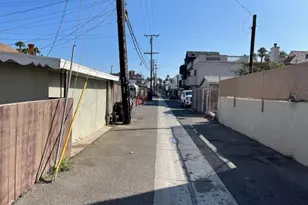 214 Walnut Ave, Huntington Beach, CA 92648 - Photo 13