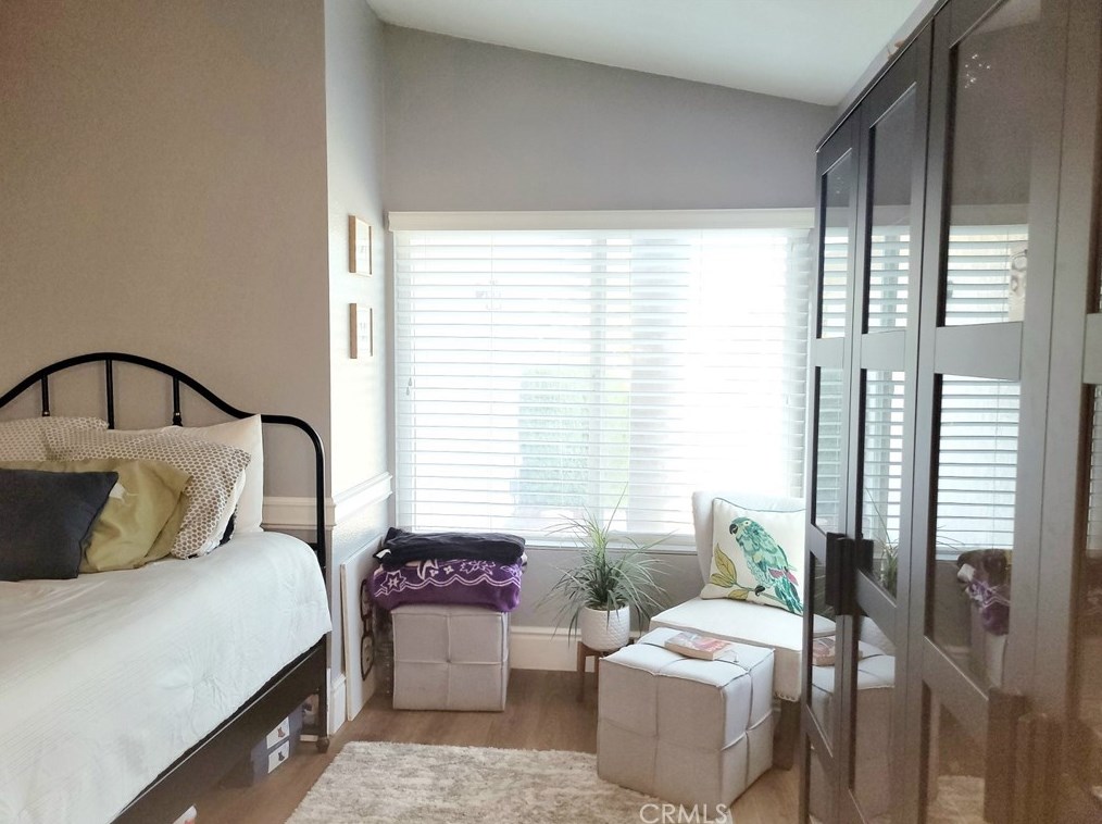 11374 Dogwood Ct, Fontana CA  92337-2738 exterior