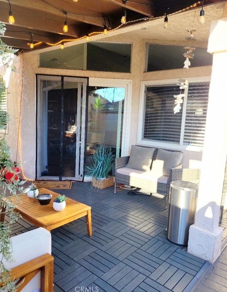 11374 Dogwood Ct, Fontana CA  92337-2738 exterior