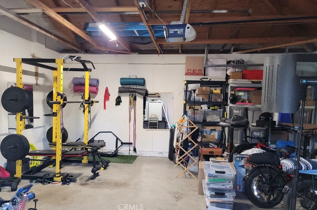 11374 Dogwood Ct, Fontana CA  92337-2738 exterior