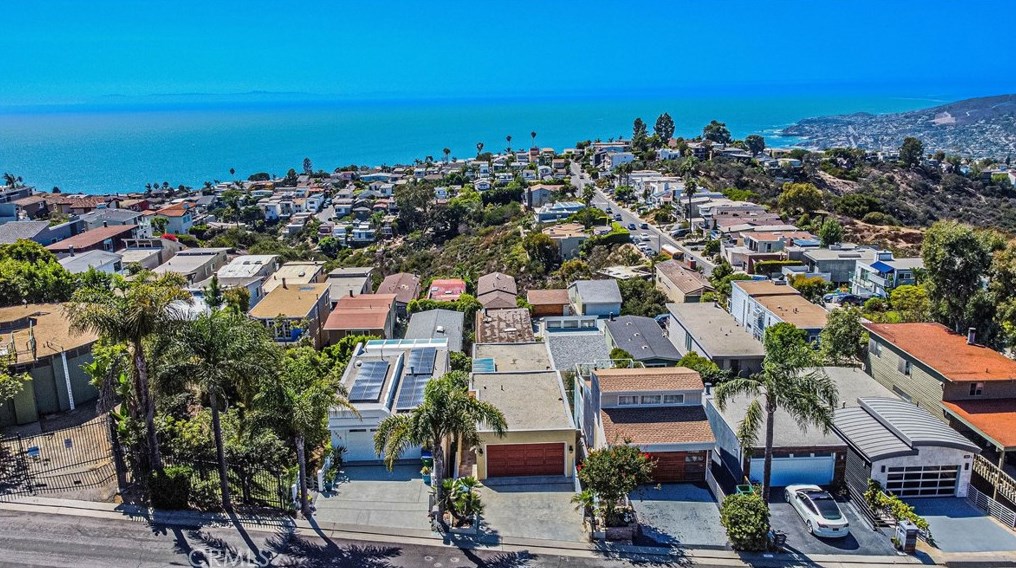 1065 Tia Juana St, Laguna Beach CA  92651-3833 exterior