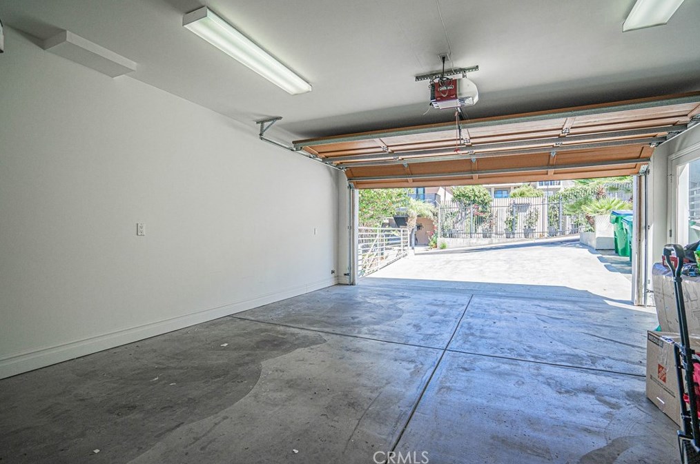 1065 Tia Juana St, Laguna Beach CA  92651-3833 exterior