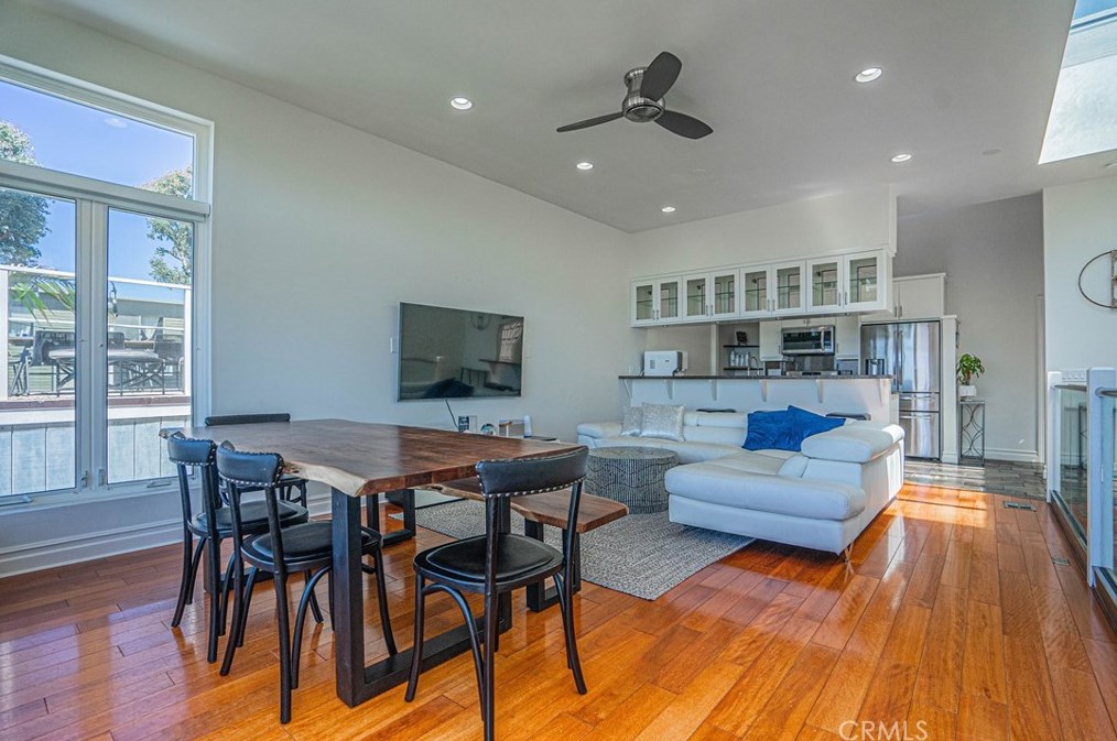 1065 Tia Juana St, Laguna Beach CA  92651-3833 exterior