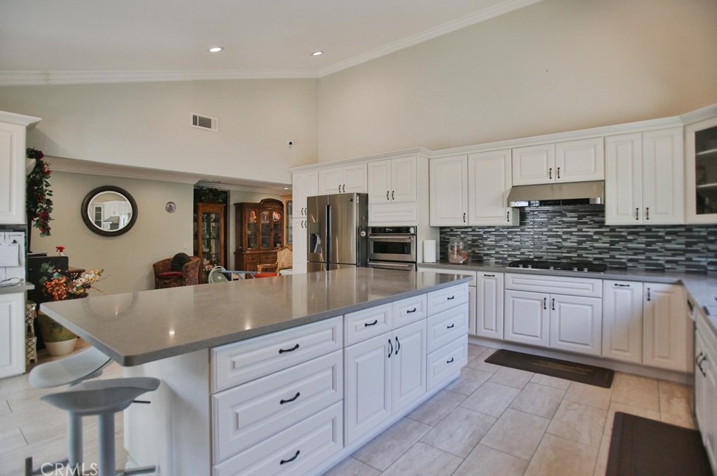 980 Azalea Dr, Costa Mesa CA  92626-1795 exterior