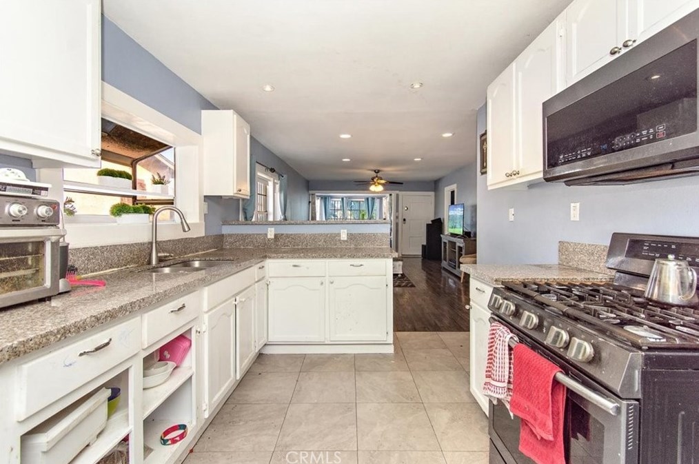 1309 73rd St, Los Angeles CA  90044-2437 exterior