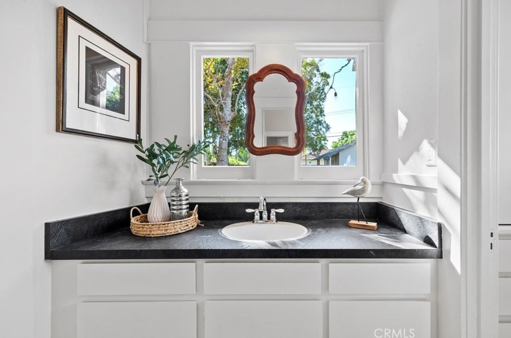 2620 Flower St, Santa Ana CA 92706-1930 exterior