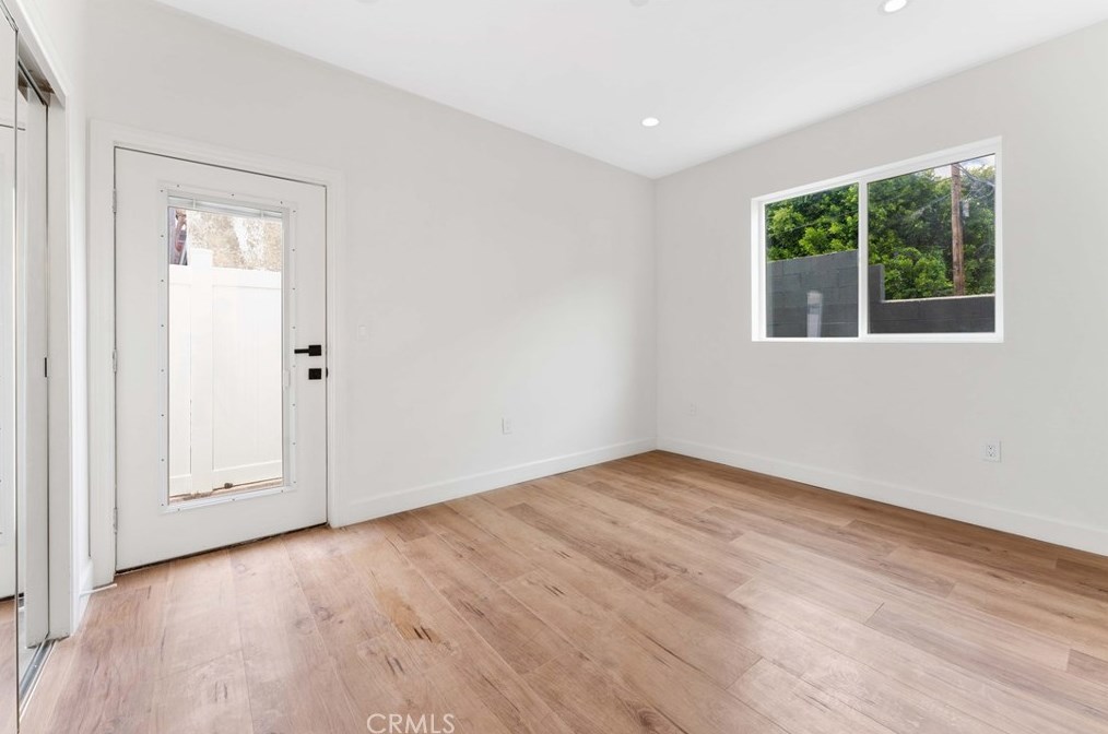 4559 18th St, Los Angeles CA  90019-5843 exterior