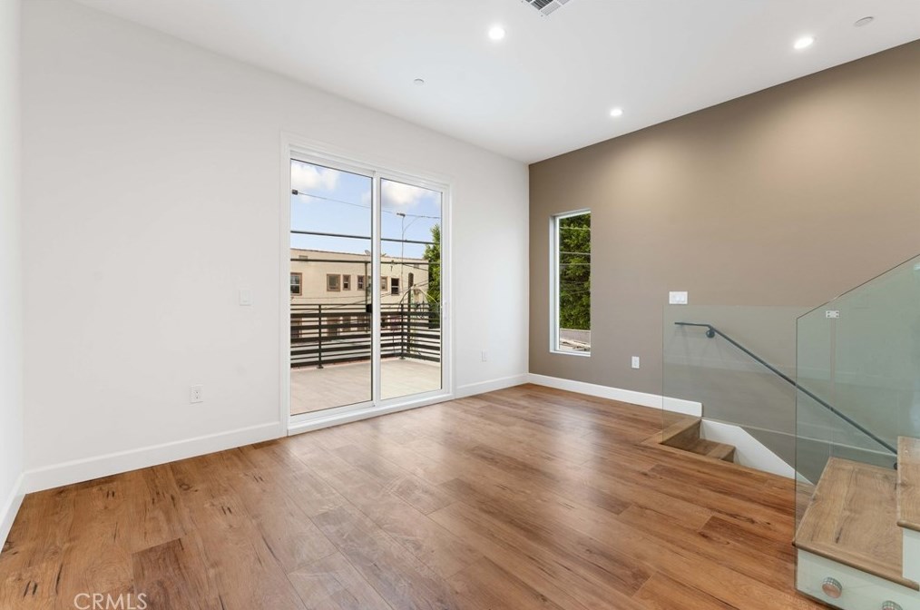 4559 18th St, Los Angeles CA  90019-5843 exterior
