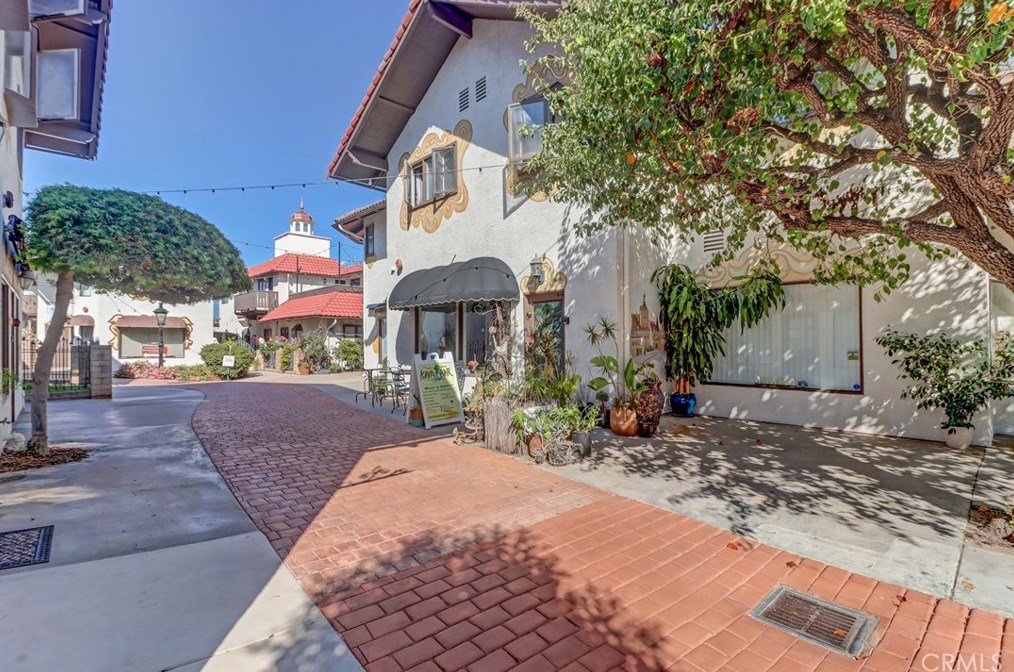 7561 Center Ave #6, Huntington Beach, CA 92647