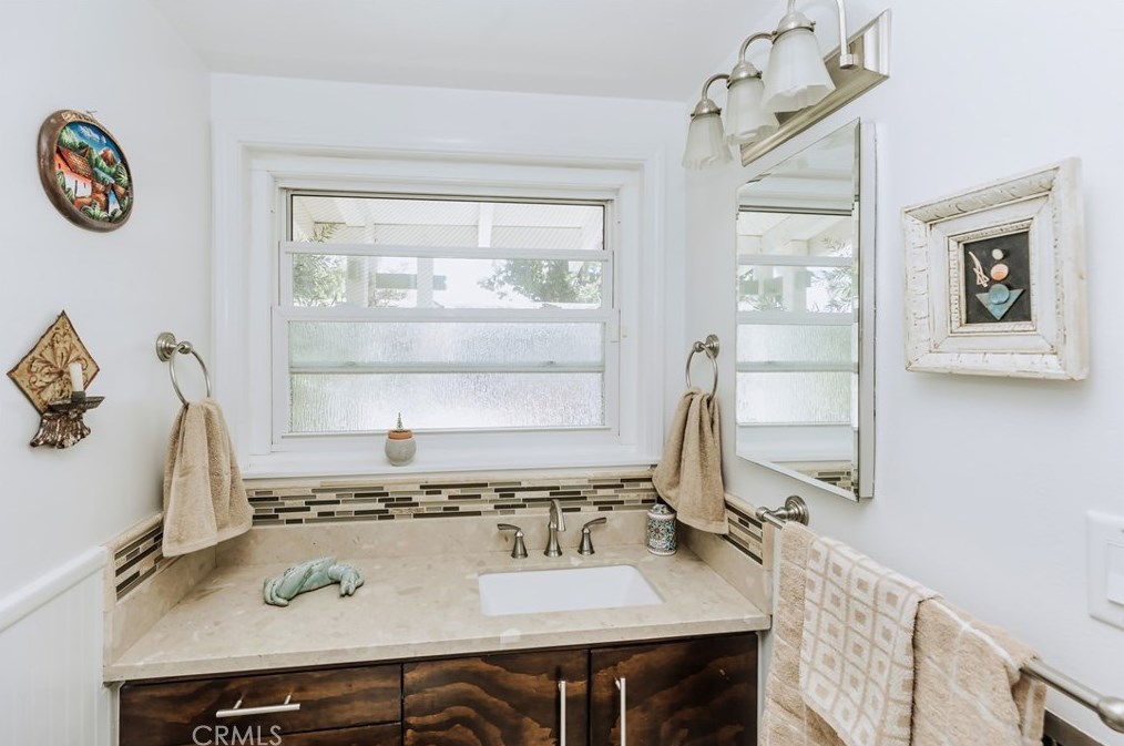 2510 Larchmont Ave, Santa Ana CA  92706-2019 exterior