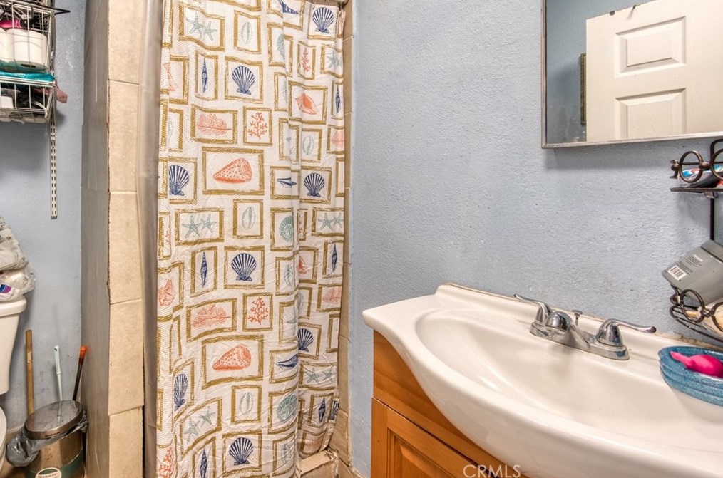 808 111th Dr, Los Angeles CA  90059-1533 exterior