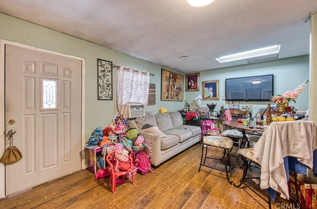 808 111th Dr, Los Angeles CA  90059-1533 exterior