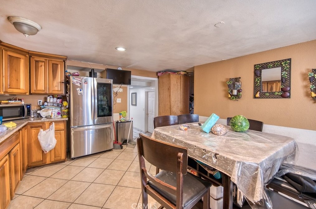 808 111th Dr, Los Angeles CA  90059-1533 exterior