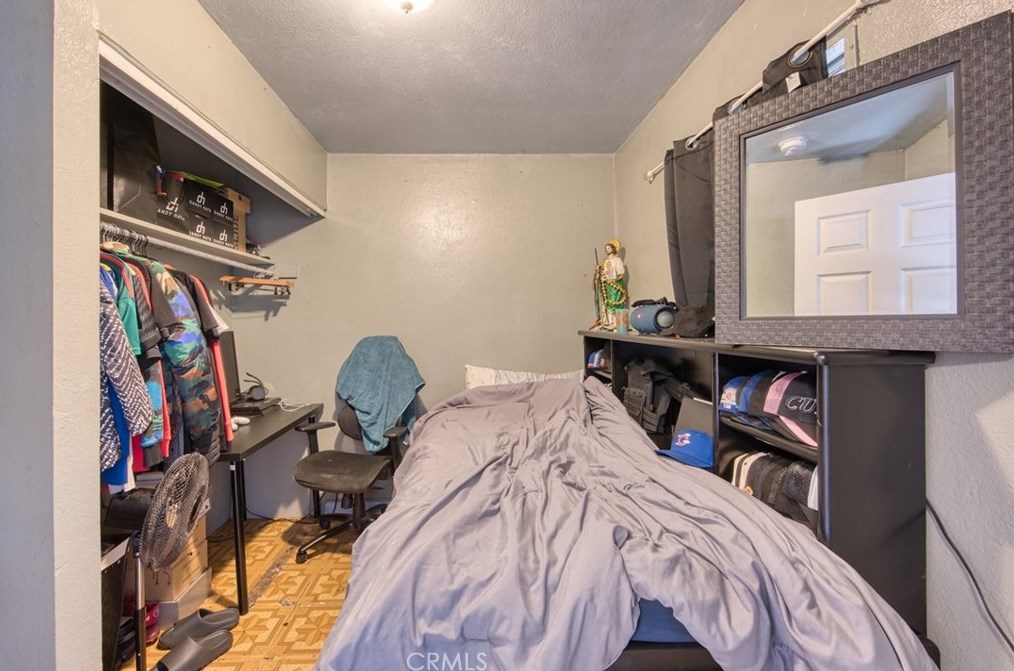 808 111th Dr, Los Angeles CA  90059-1533 exterior