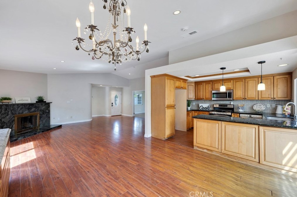 4616 Golden Ridge Dr, Corona CA  92880-9412 exterior