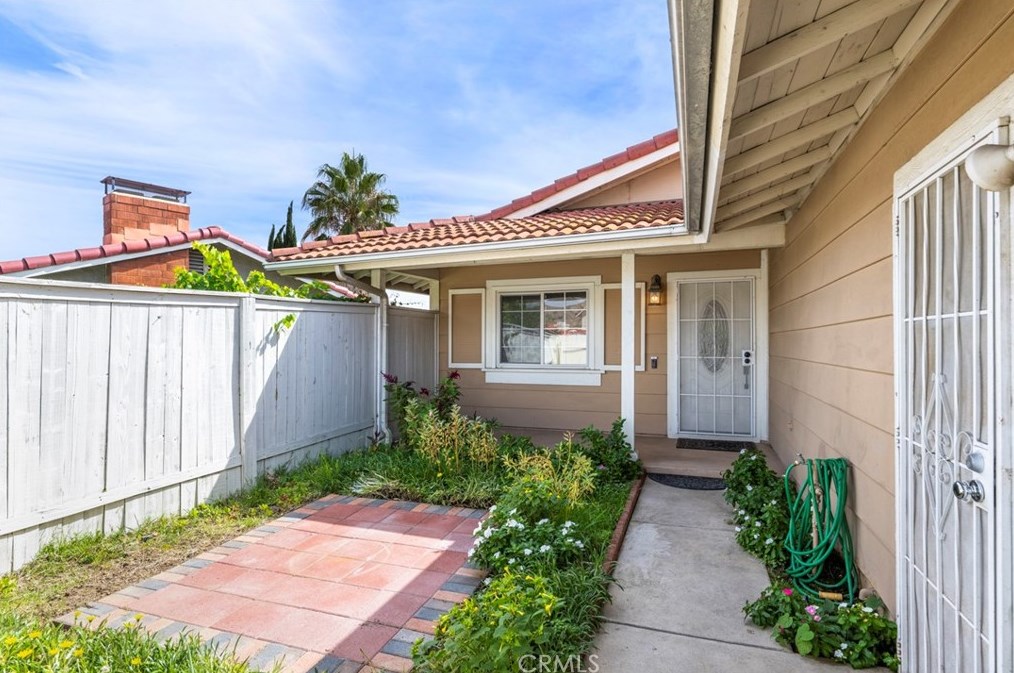 4616 Golden Ridge Dr, Corona CA  92880-9412 exterior