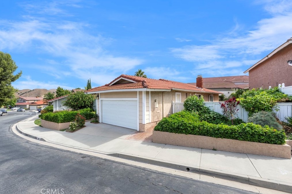 4616 Golden Ridge Dr, Corona CA  92880-9412 exterior