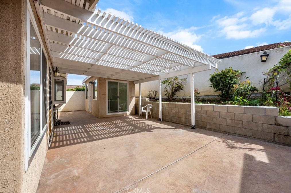 4616 Golden Ridge Dr, Corona CA  92880-9412 exterior