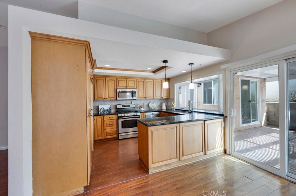 4616 Golden Ridge Dr, Corona CA  92880-9412 exterior