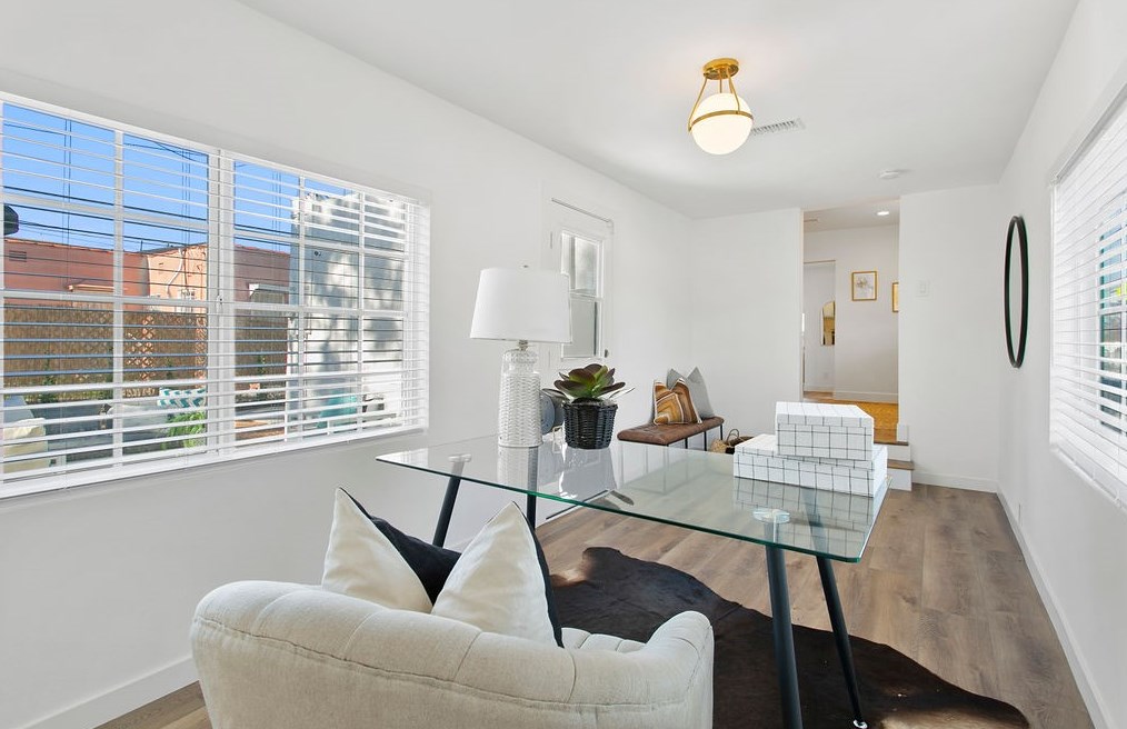 2202 75th St, Los Angeles CA  90043-5326 exterior